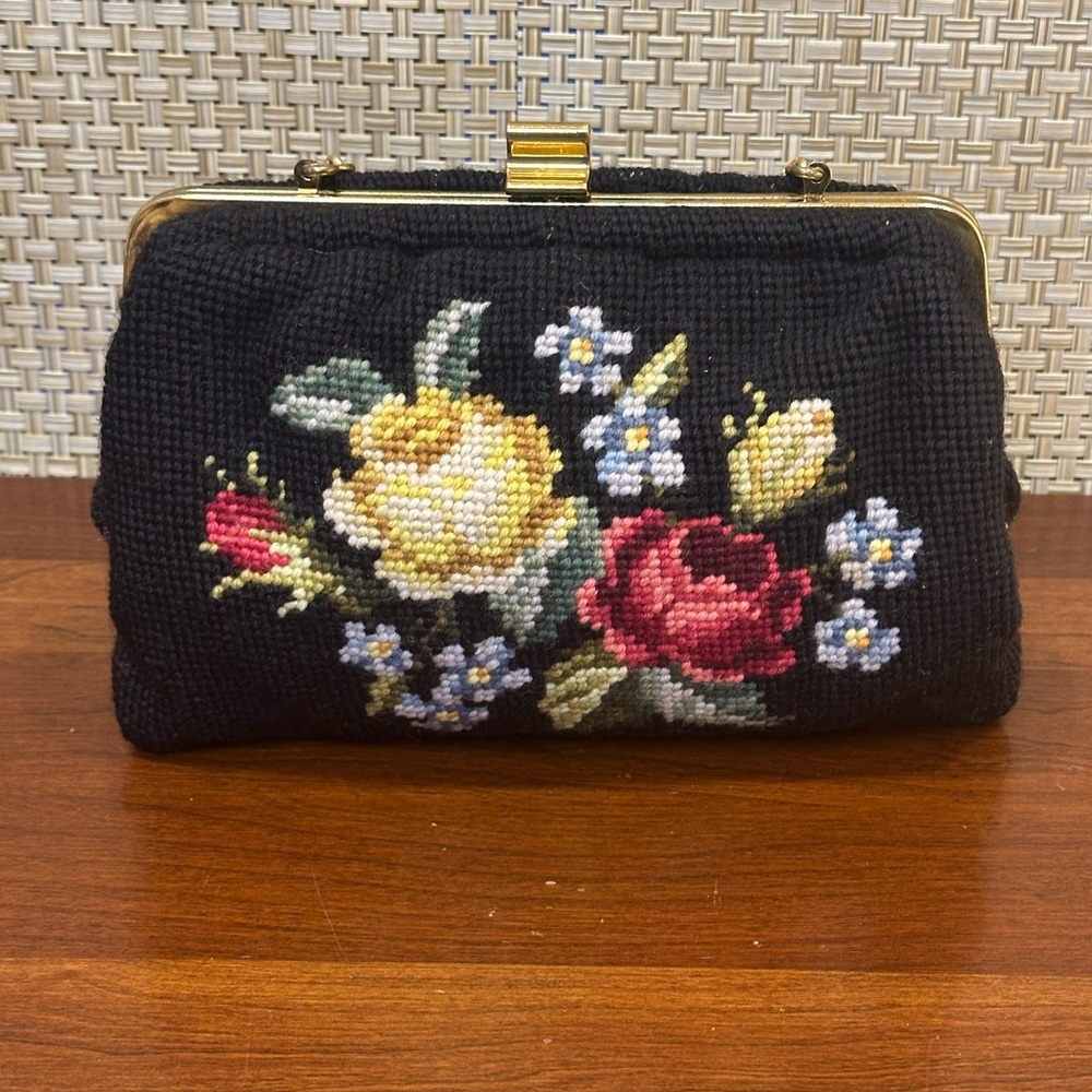 🌟HP🌟VTG 1960s Handmade Bright Floral & Navy Needlepoint Tapestry Handbag - Picture 2 of 14